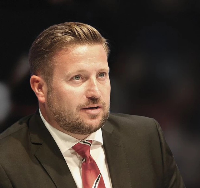 九游J9（中国）-葡超赛程吃紧，切尔西今晚更衣室发声，气氛紧张，更衣室氛围转暖(葡超积分榜最新排名)